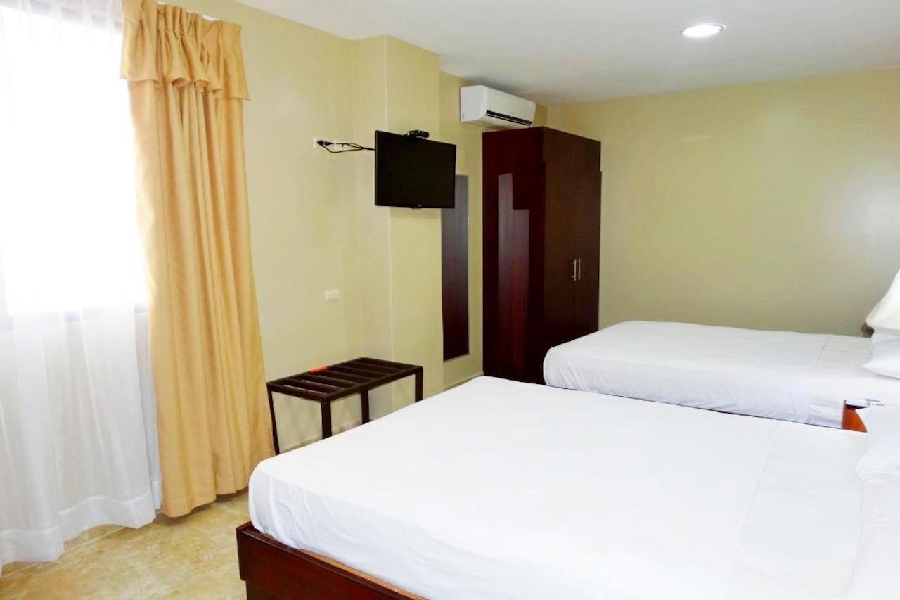 Hotel Marvento Suites Салинас Екстериор снимка