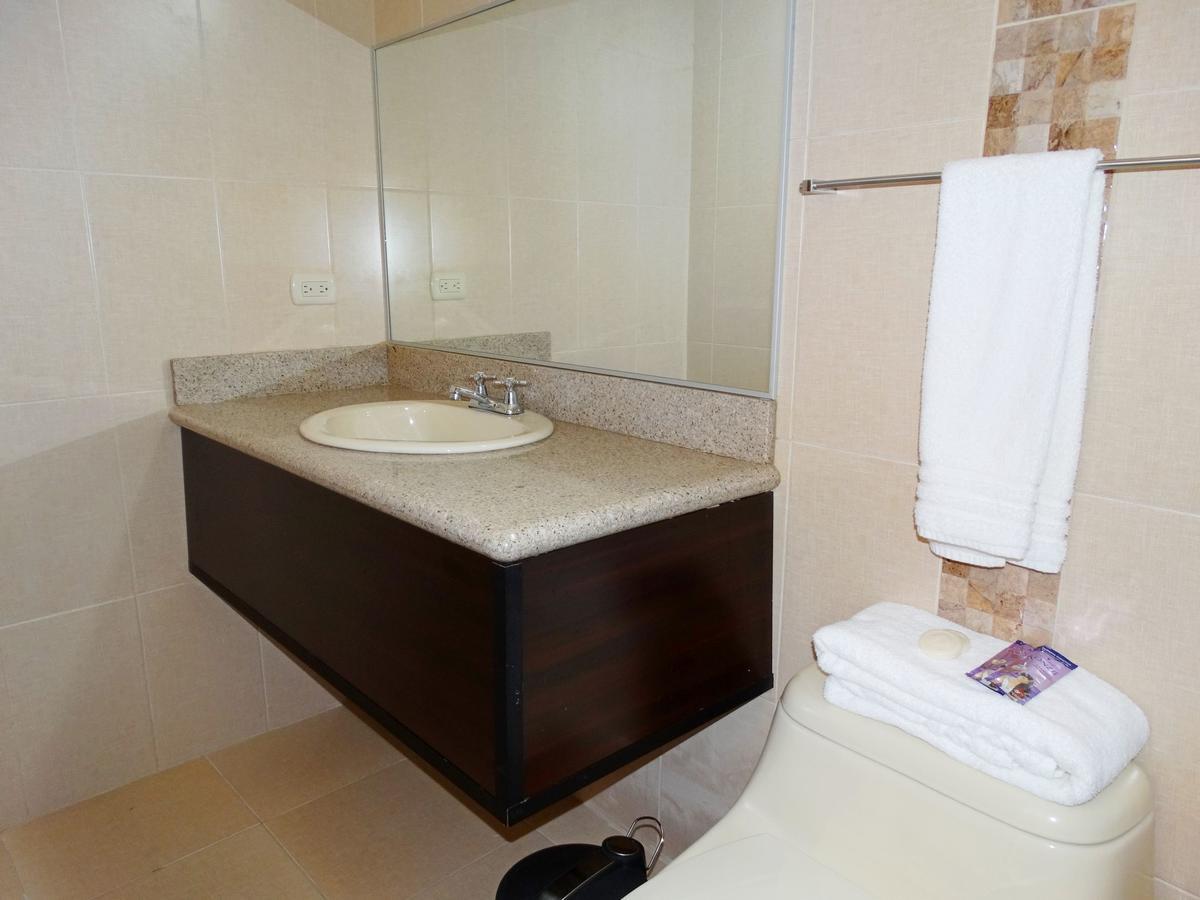 Hotel Marvento Suites Салинас Екстериор снимка
